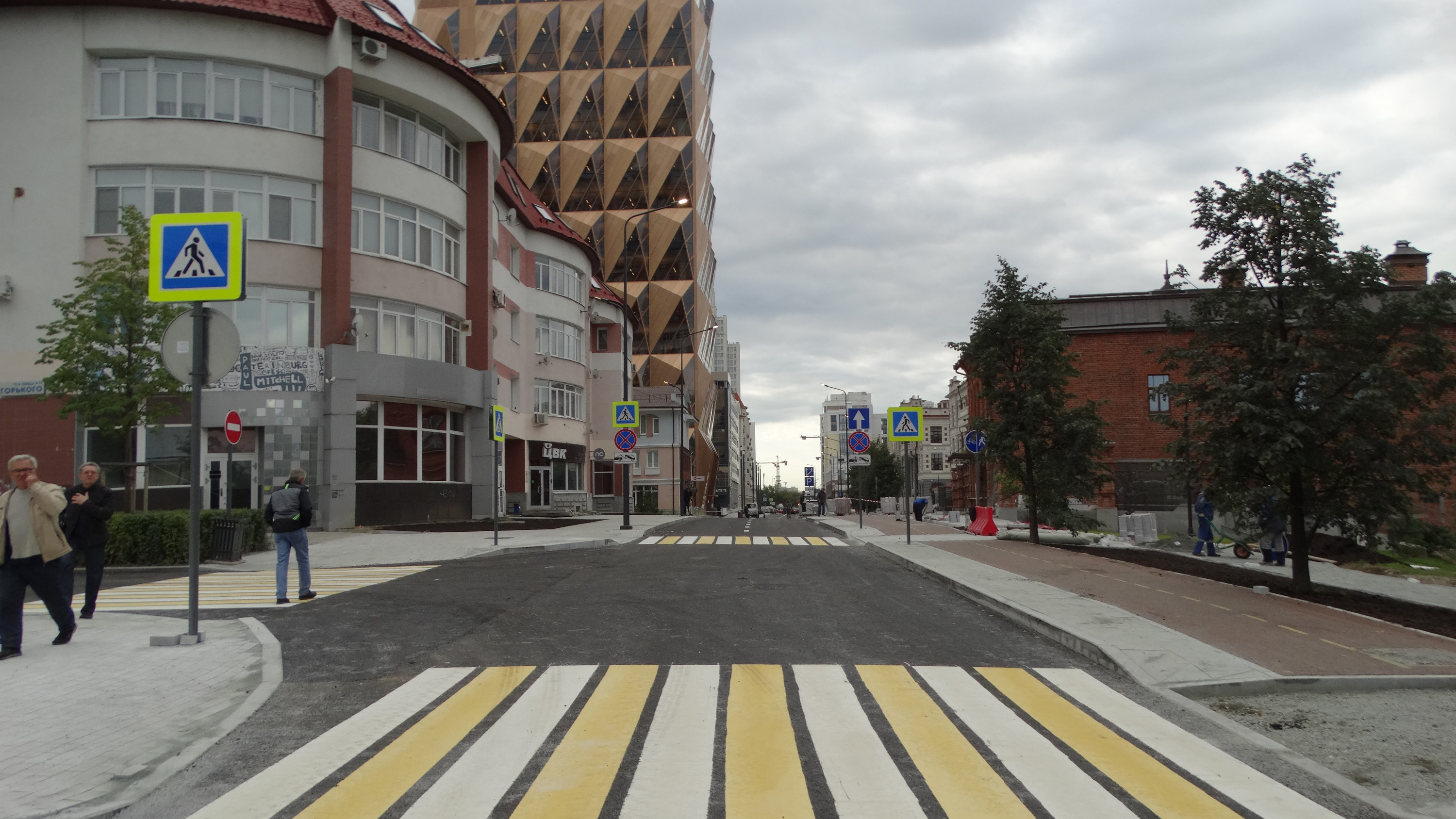 Узкую улицу в центре Екатеринбурга внезапно решили сделать двусторонней: схема