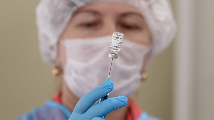 В Кузбассе уже 12 тысяч человек поставили вакцину от коронавируса. Тест на антитела больше не нужен