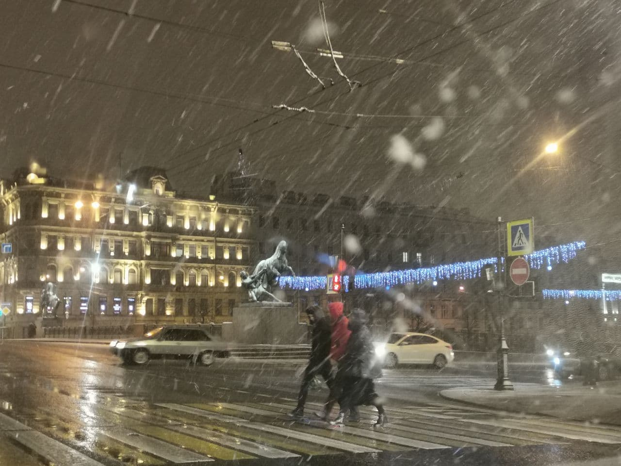 31 декабря в питере. Ледяной дождь в Питере. Санкт-Петербург декабрь 2020. Ледяной дождь в Петербурге в декабре. Снежный Питер ночью.