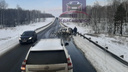 «Дорога узкая»: Mazda на загородной дороге столкнулась с фурой и ГАЗом