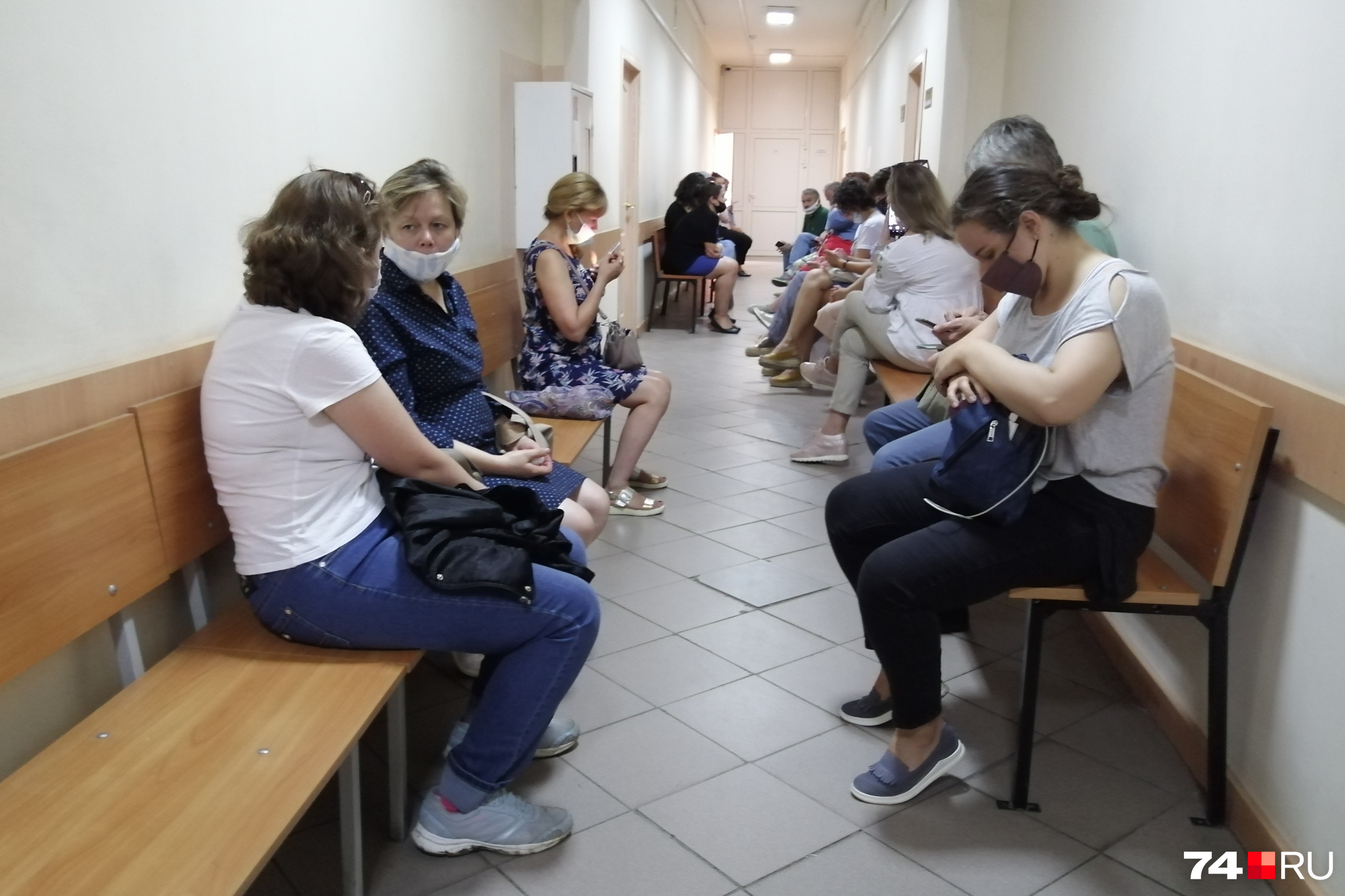 Так люди хотели поддержать правозащитника Так люди хотели поддержать правозащитника