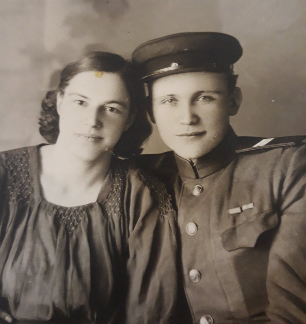 Иван со своей будущей женой Клавдией Ивановной Иван со своей будущей женой Клавдией Ивановной