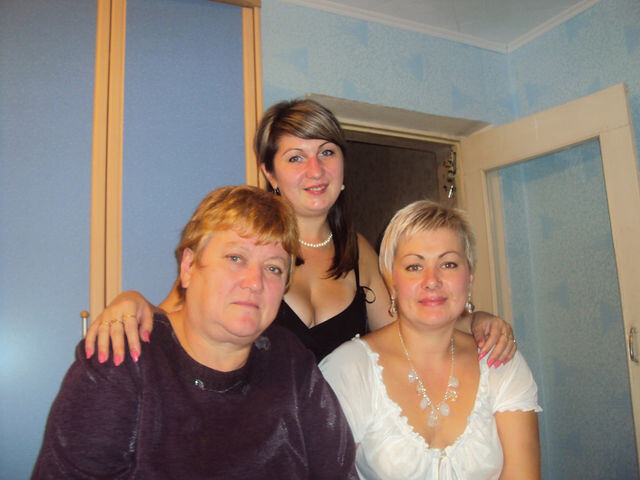 Евгения Павловна с дочерьми