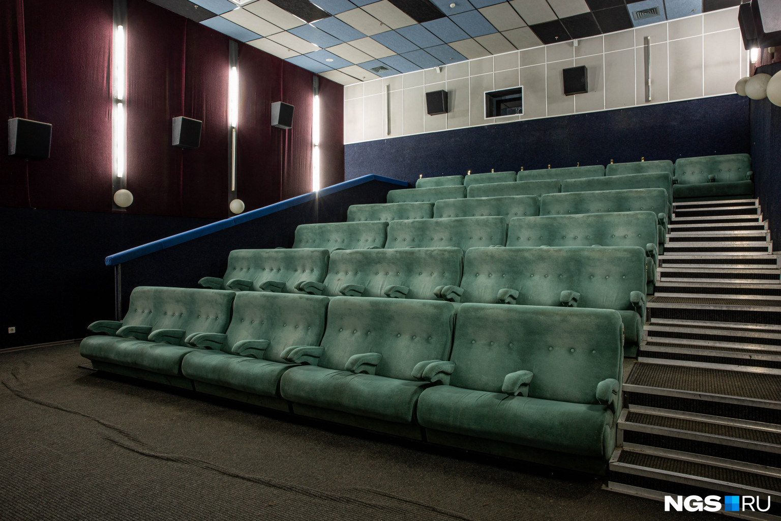 Залы кинотеатра «Седьмое небо», который находится в торговом центре «Калина», ждут посетителей
