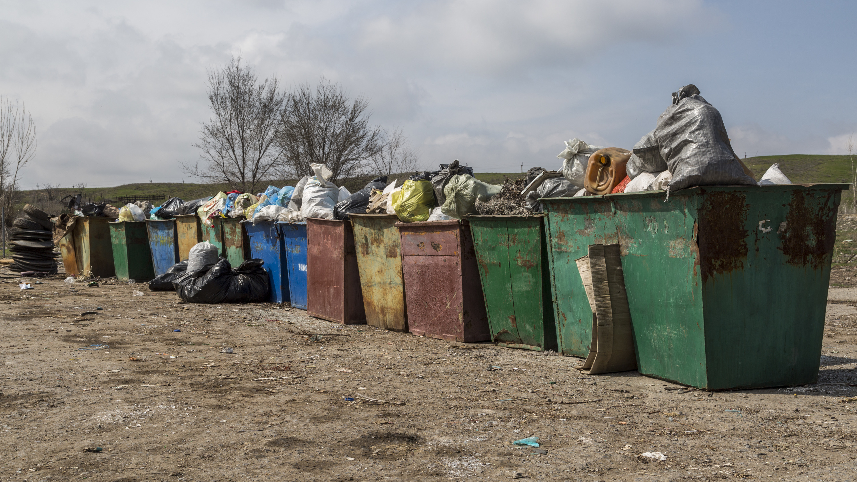 «Задушил» долгами: в Волгограде крупнейший мусорный оператор выплатит коммерсантам 35 млн рублей