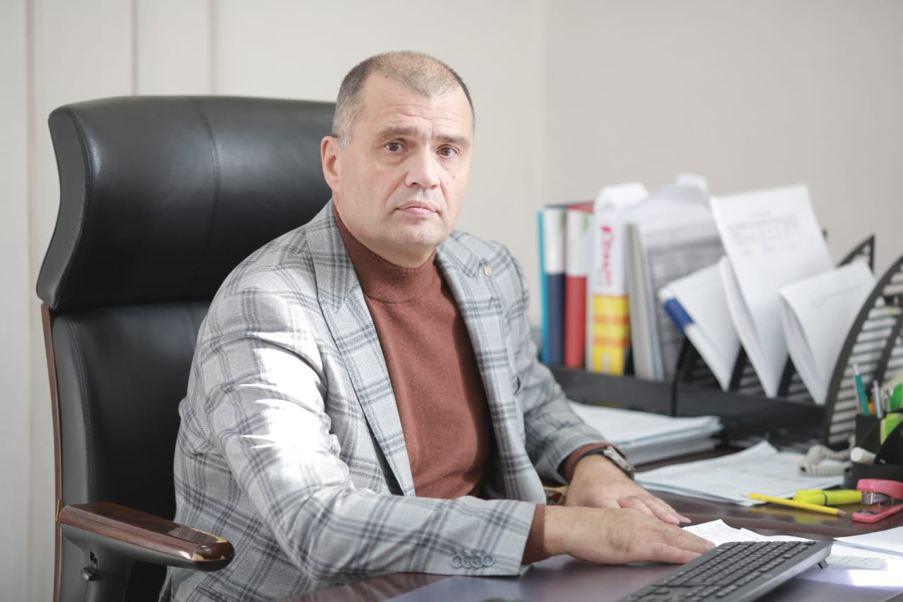 Александра Журавлёва на завод назначил совет директоров и, вероятно, именно ему придется решать сложившиеся проблемы