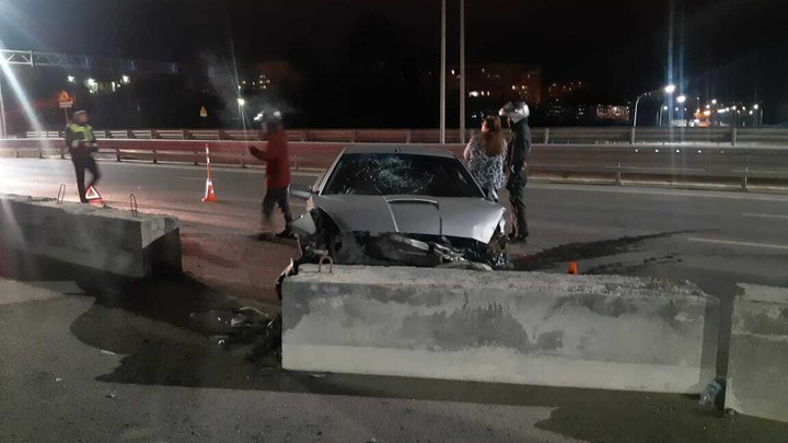 На Мельникайте разбилась иномарка, за рулем которой был пьяный 30-летний водитель