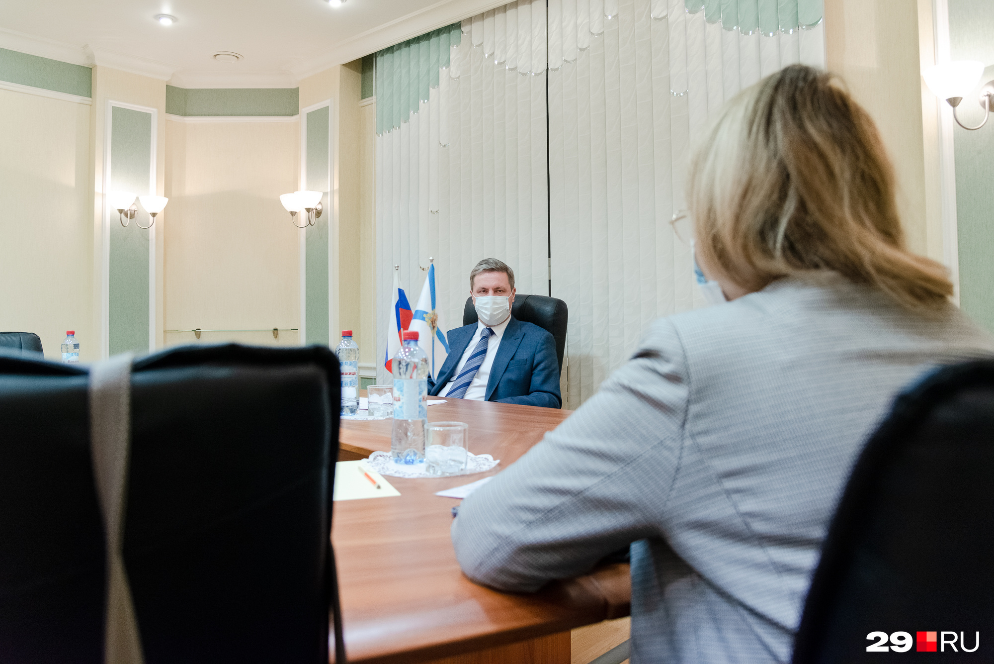 Пока что в режиме пандемии прием граждан ограничен, однако, как гвоорит глава, социальные сети он пока ведет сам, и там ежедневно получает с десяток сообщений Пока что в режиме пандемии прием граждан ограничен, однако, как гвоорит глава, социальные сети он пока ведет сам, и там ежедневно получает с десяток сообщений