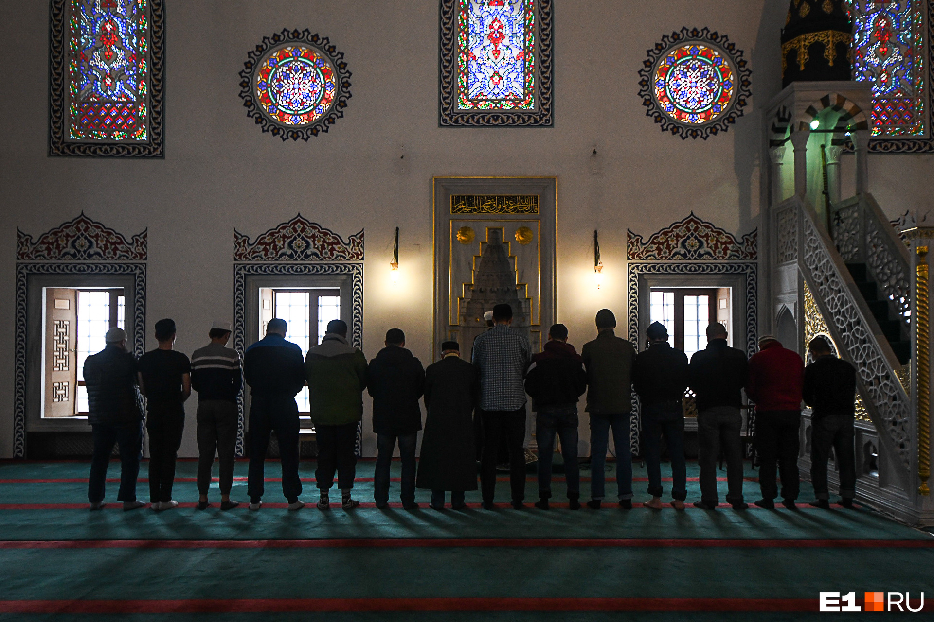 Внутри Медной мечети