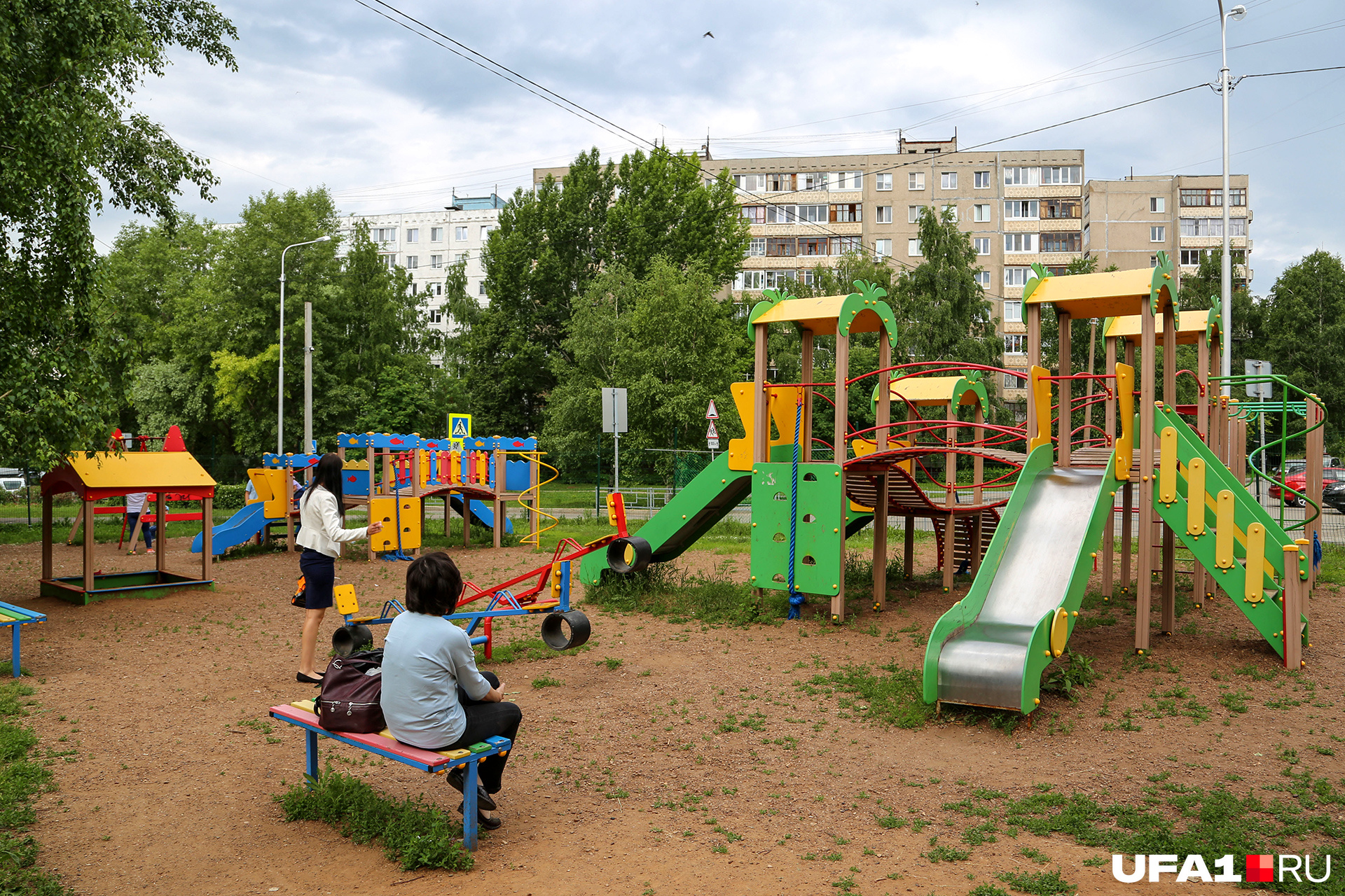 Сегодня во дворе тоже нет таблички Сегодня во дворе тоже нет таблички