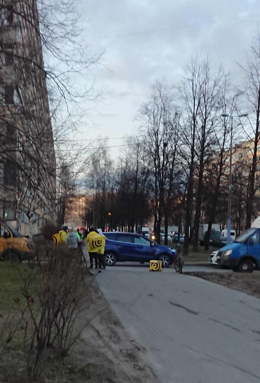 Д б п. Авария на ул композиторов СПБ.