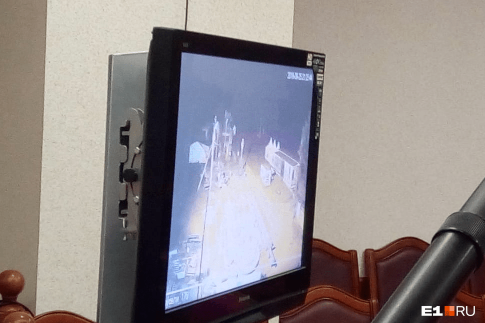 На большом телевизоре в зале суда были отсмотрены все видеоулики