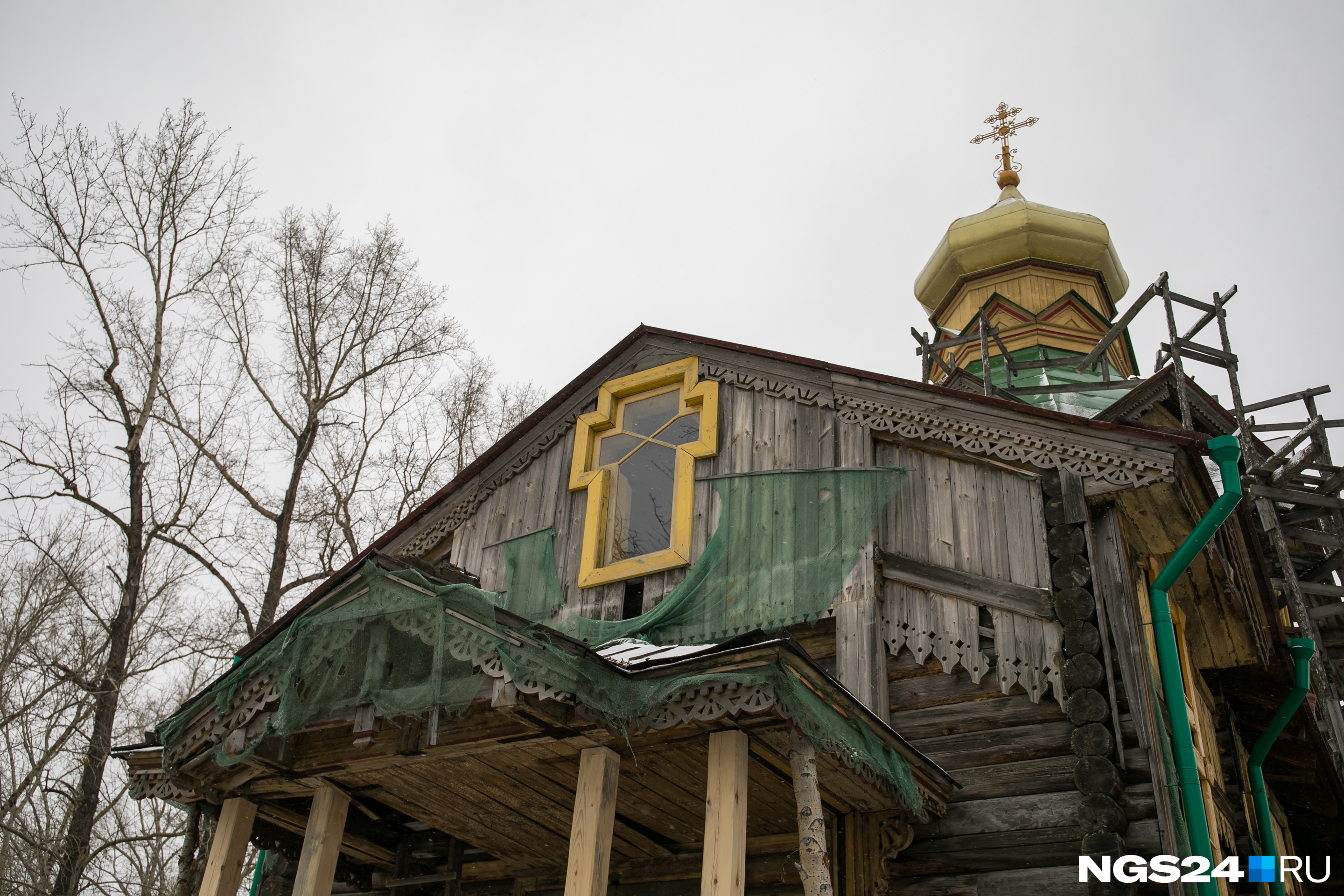 Весь храм украшен декоративными резными элементами<br> Весь храм украшен декоративными резными элементами<br>