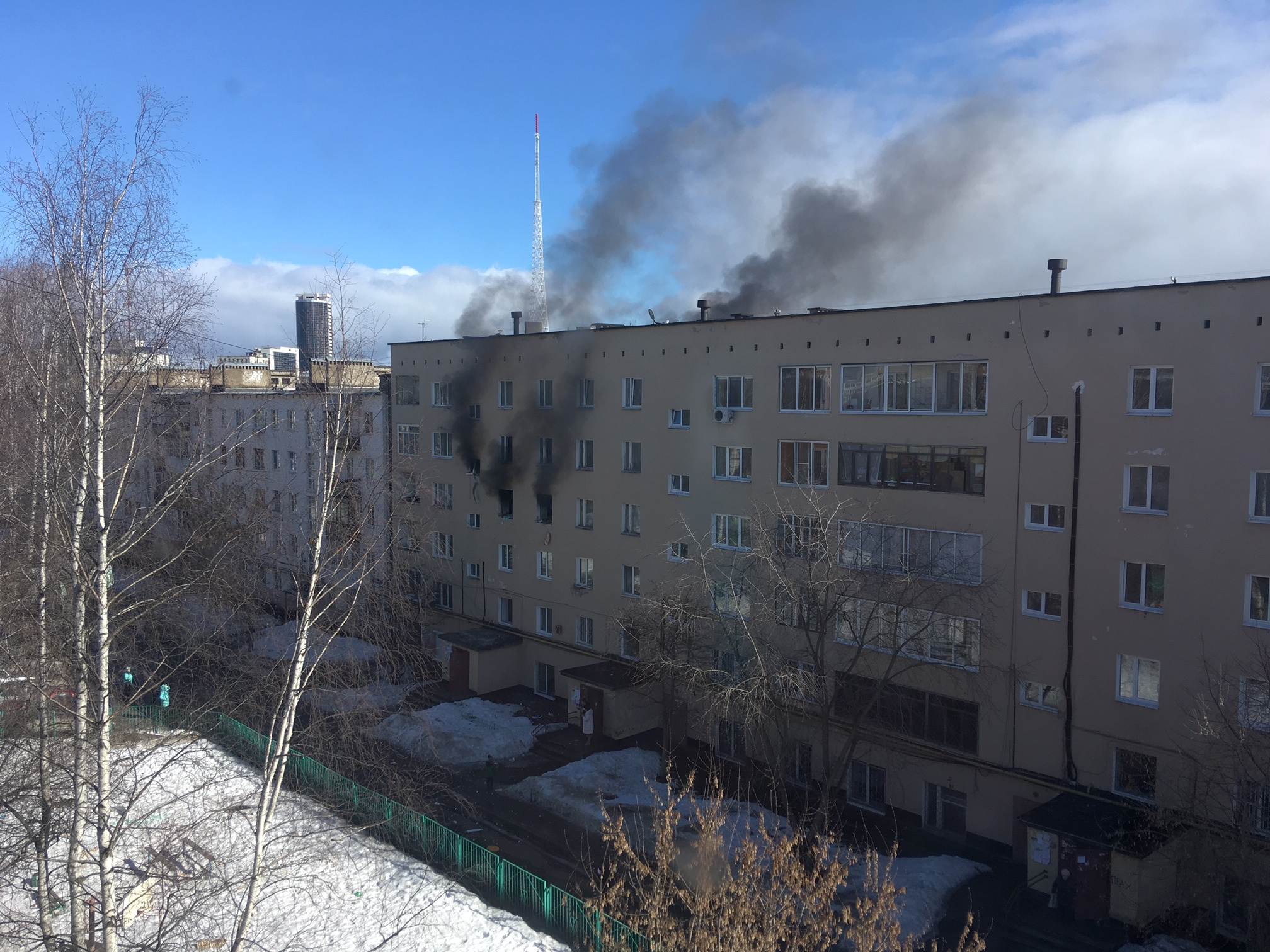 что случилось с домом. в перми произошел взрыв. пожар. дом пожарника. последствия взрыва бытового газа.