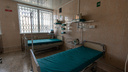 В Новосибирске из окна ковидного госпиталя выпал пациент