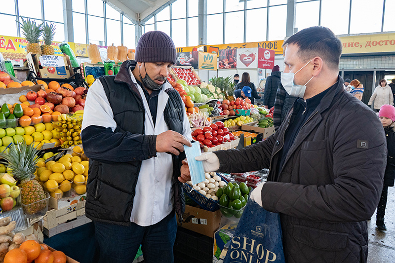 Продавец октябрьский. Продавец октябрьский