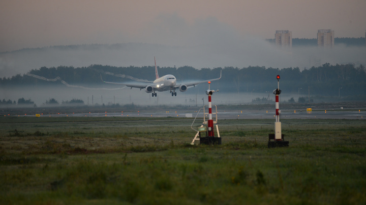 Летящий из Москвы в Екатеринбург самолет сообщил об угрозе взрыва на борту