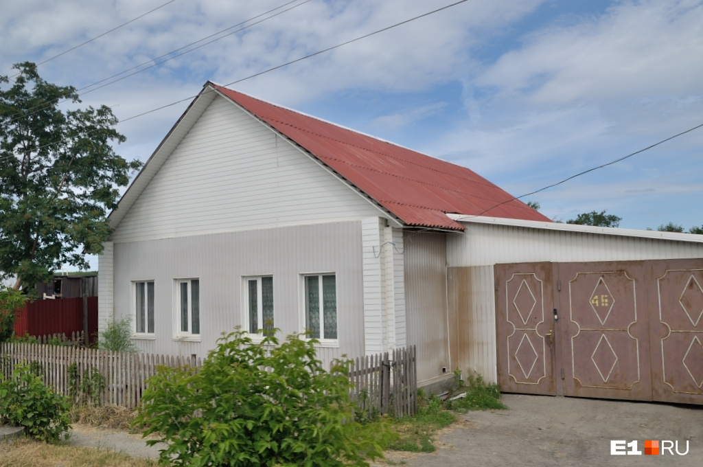 Участок с домом, теплицей и грядками можно купить за 0,8–1,5 миллиона рублей