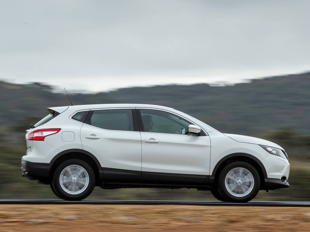 У Nissan — чехарда: например, Murano имеет левый лючок, а популярный в Европе Qashqai — правый У Nissan — чехарда: например, Murano имеет левый лючок, а популярный в Европе Qashqai — правый