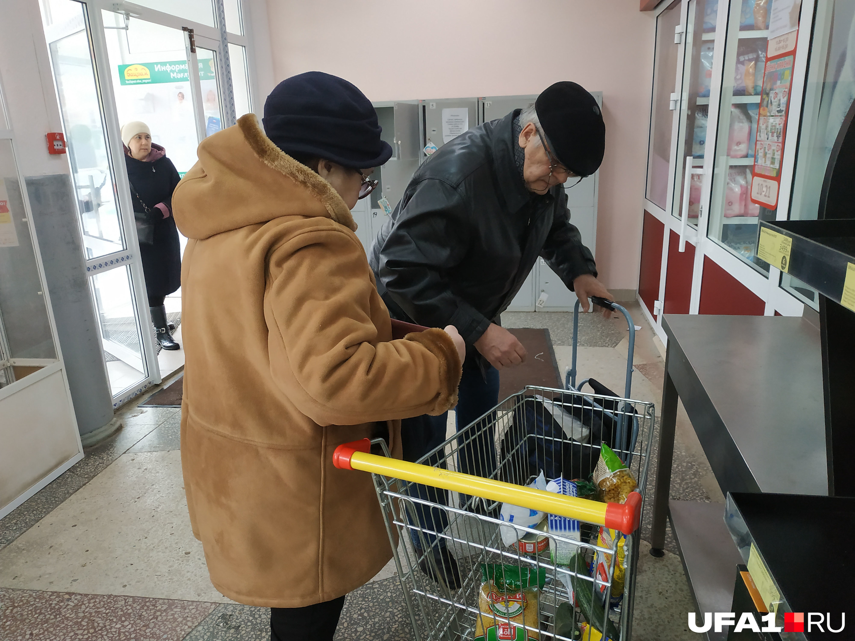 Эта чета предпочла макароны. Мудрые люди не поддались панике либо что-то знают. Или там не было гречки Эта чета предпочла макароны. Мудрые люди не поддались панике либо что-то знают. Или там не было гречки