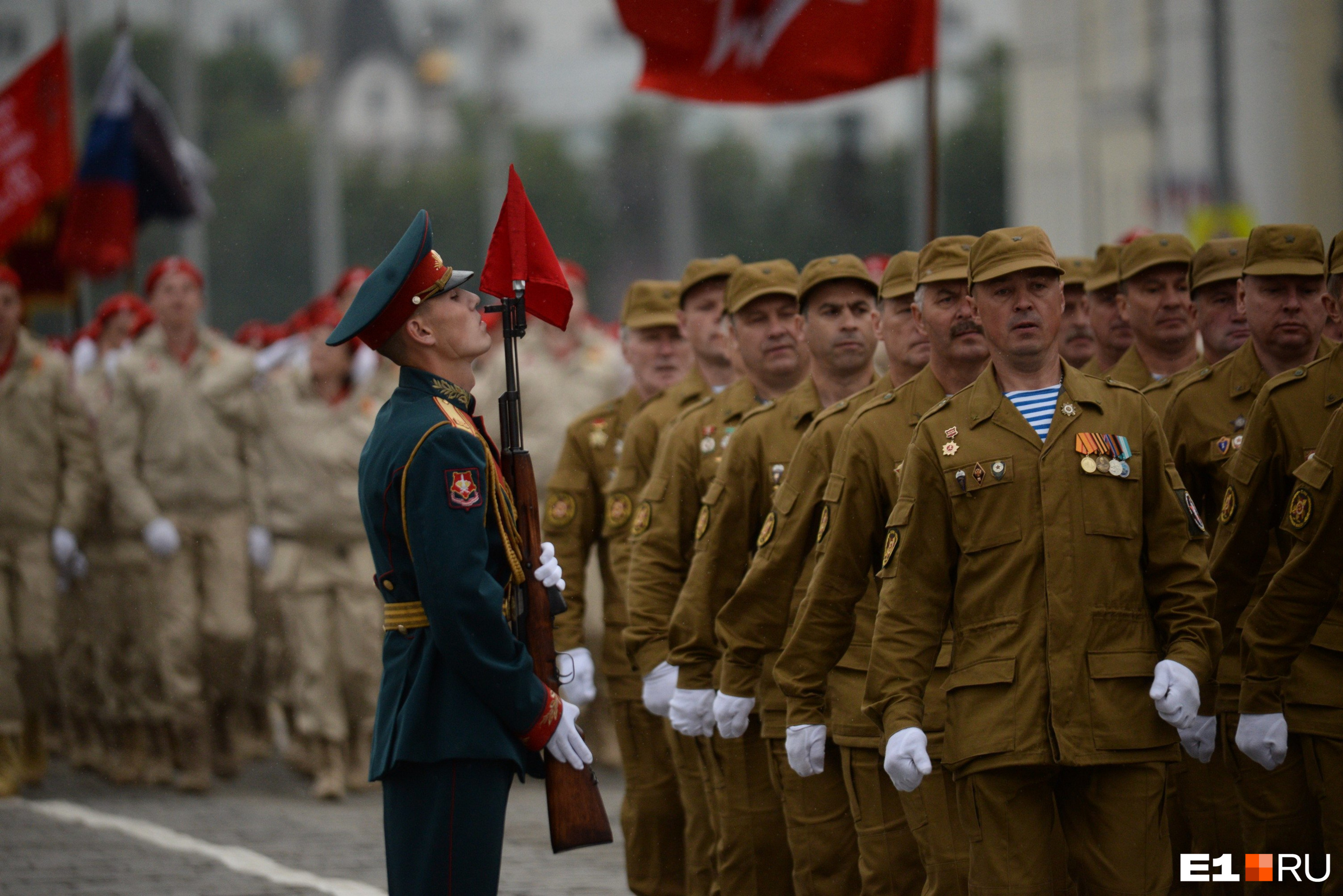 Среди военных