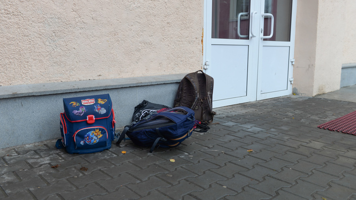 В Екатеринбурге опять «заминировали» школы. Детей распускают по домам