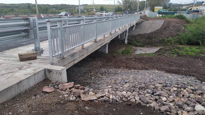 На Калинина начали ремонтировать вторую половину моста через Бугач