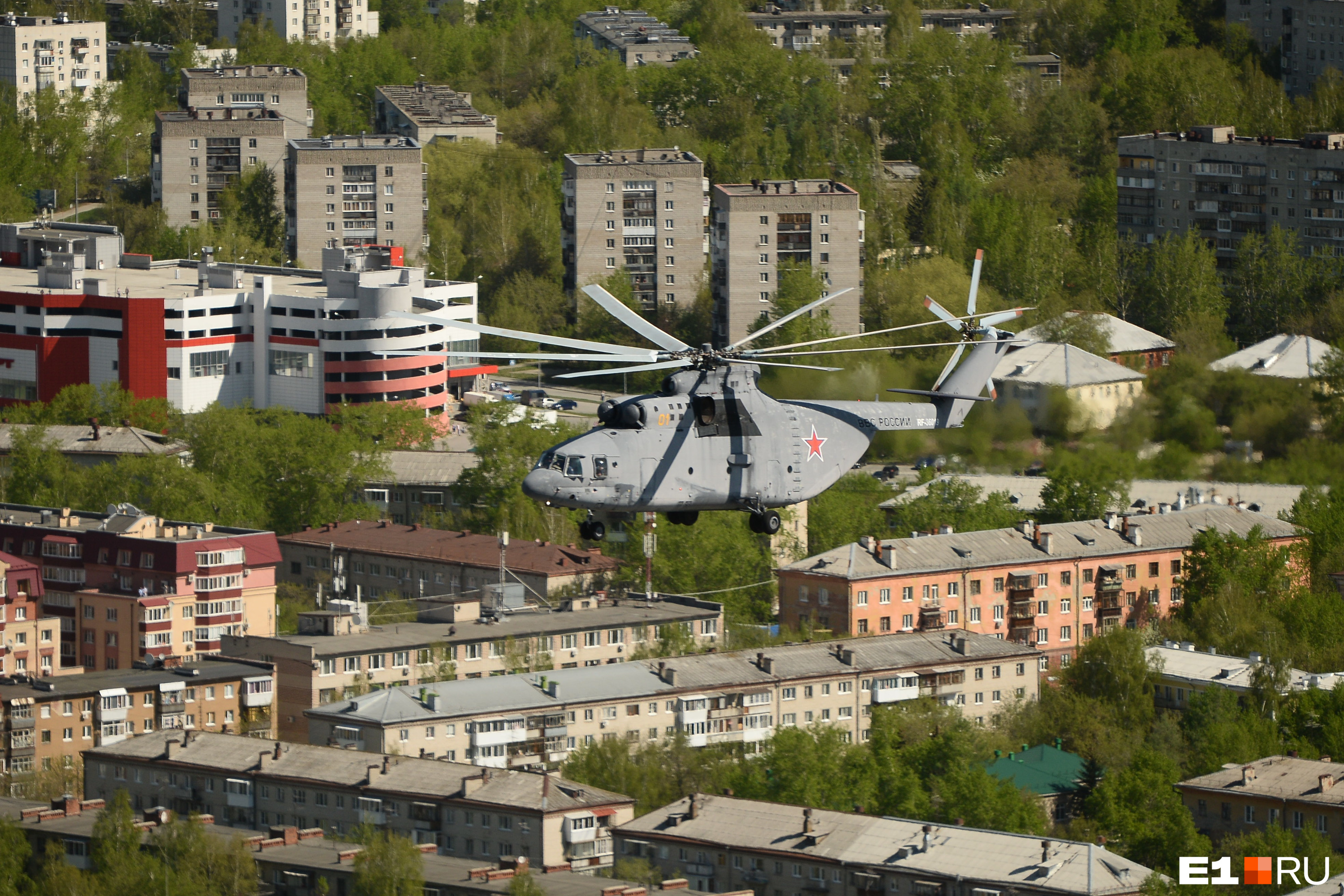 Большой транспортный вертолет МИ-26