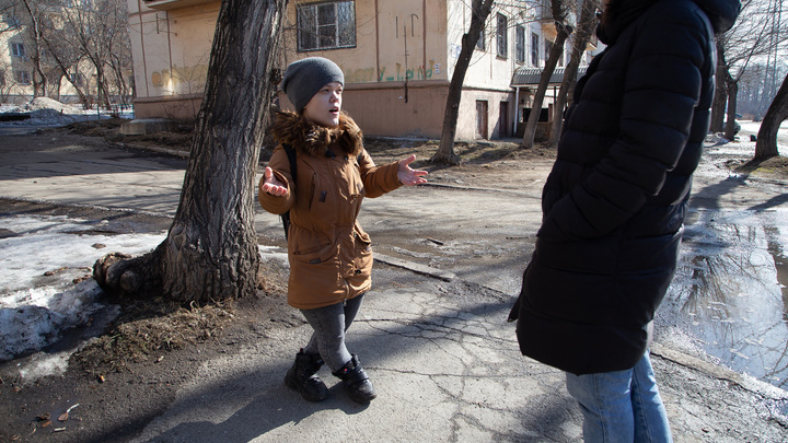 Милая Мила: девушка-карлик в Челябинске помогает бездомным, а сама не может получить квартиру