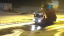 «Столб по спине прошел»: в Рыбинске грузовик с поднятым кузовом чуть не убил пешехода. Видео