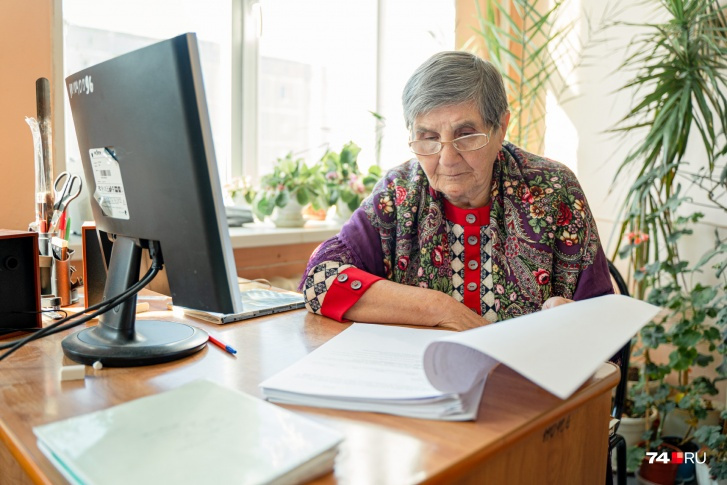 Нина Николаевна работает учителем 60 лет, из них в чебаркульской школе <nobr class="_">№ 2</nobr> — 52 года