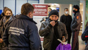 Как проверяют маски в новосибирском аэропорту — показываем это в 10 кадрах
