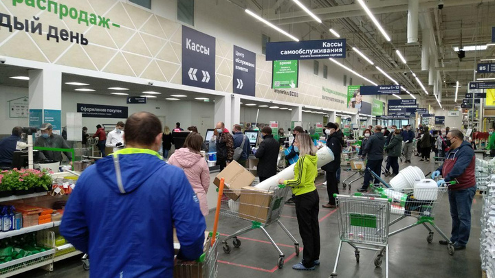 В магазинах «Леруа Мерлен» в Красноярске поменяли условия работы