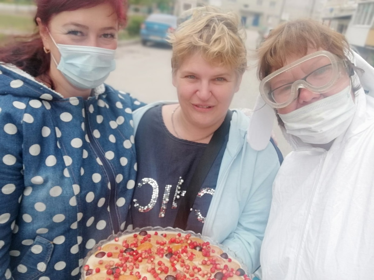 26 июня Оксана Шнайдер вернулась в родной Кунгур: близкие и друзья встречали ее объятиями и домашним пирогом