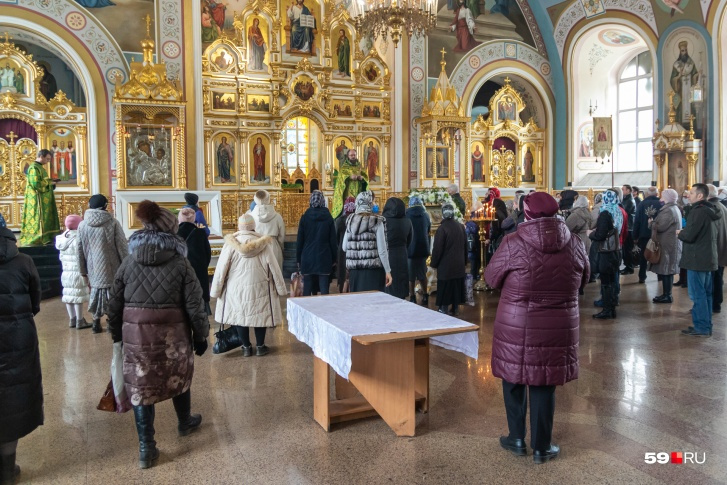 Служба в Архиерейском подворье храма Вознесения Господня на Борчанинова Служба в Архиерейском подворье храма Вознесения Господня на Борчанинова