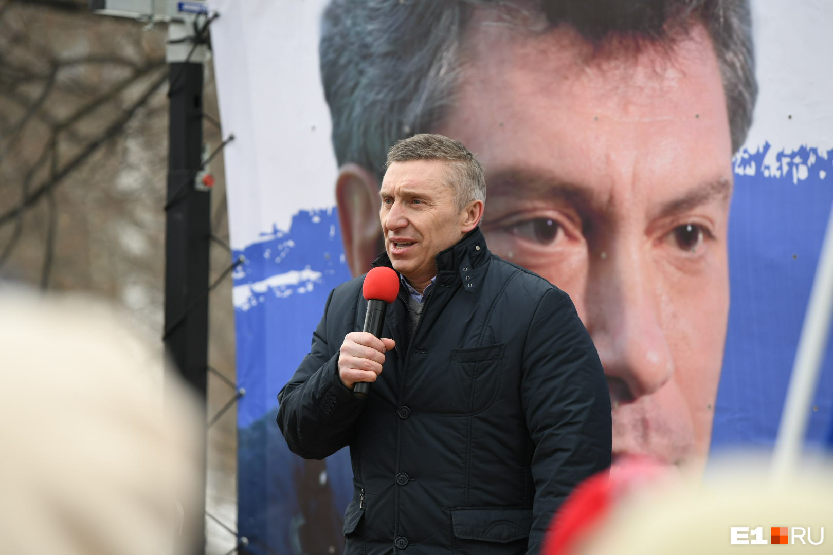 Бывший депутат гордумы Дмитрий Головин также поднялся на сцену
