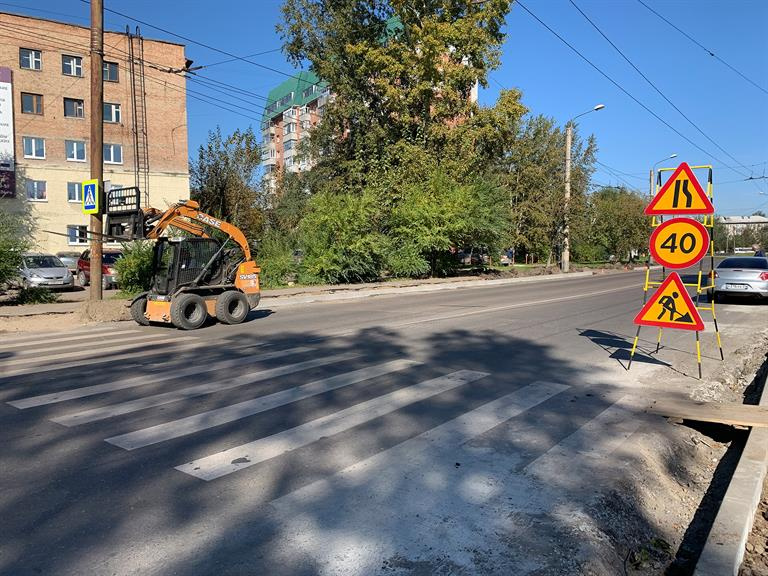 Дорогу расширяют около остановочных комплексов. Окончание работ запланировано на 30 ноября Дорогу расширяют около остановочных комплексов. Окончание работ запланировано на 30 ноября