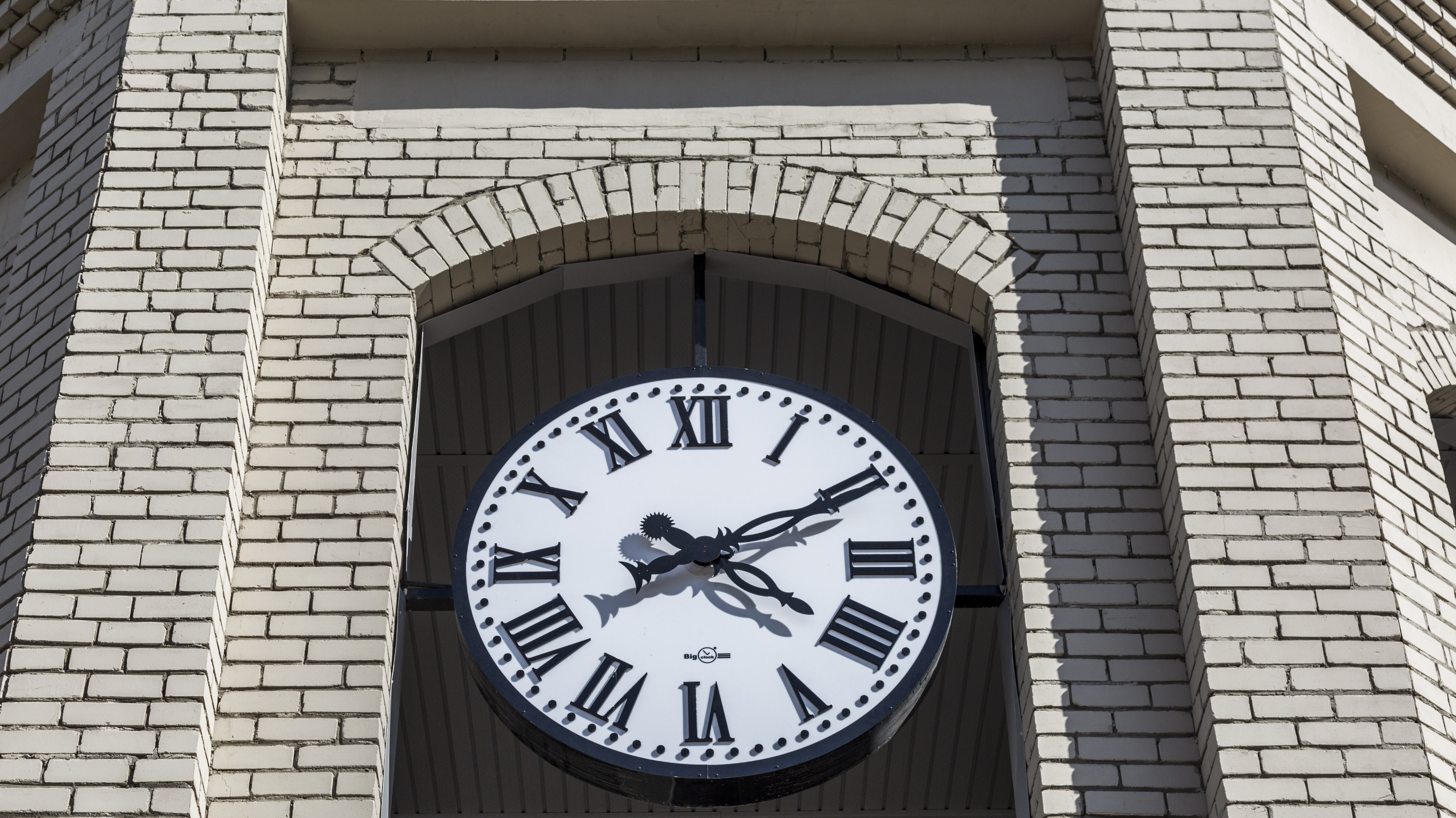 «Перевод часов в Волгограде в восемь раз страшнее коронавируса»: врач-психотерапевт о смене часового пояса