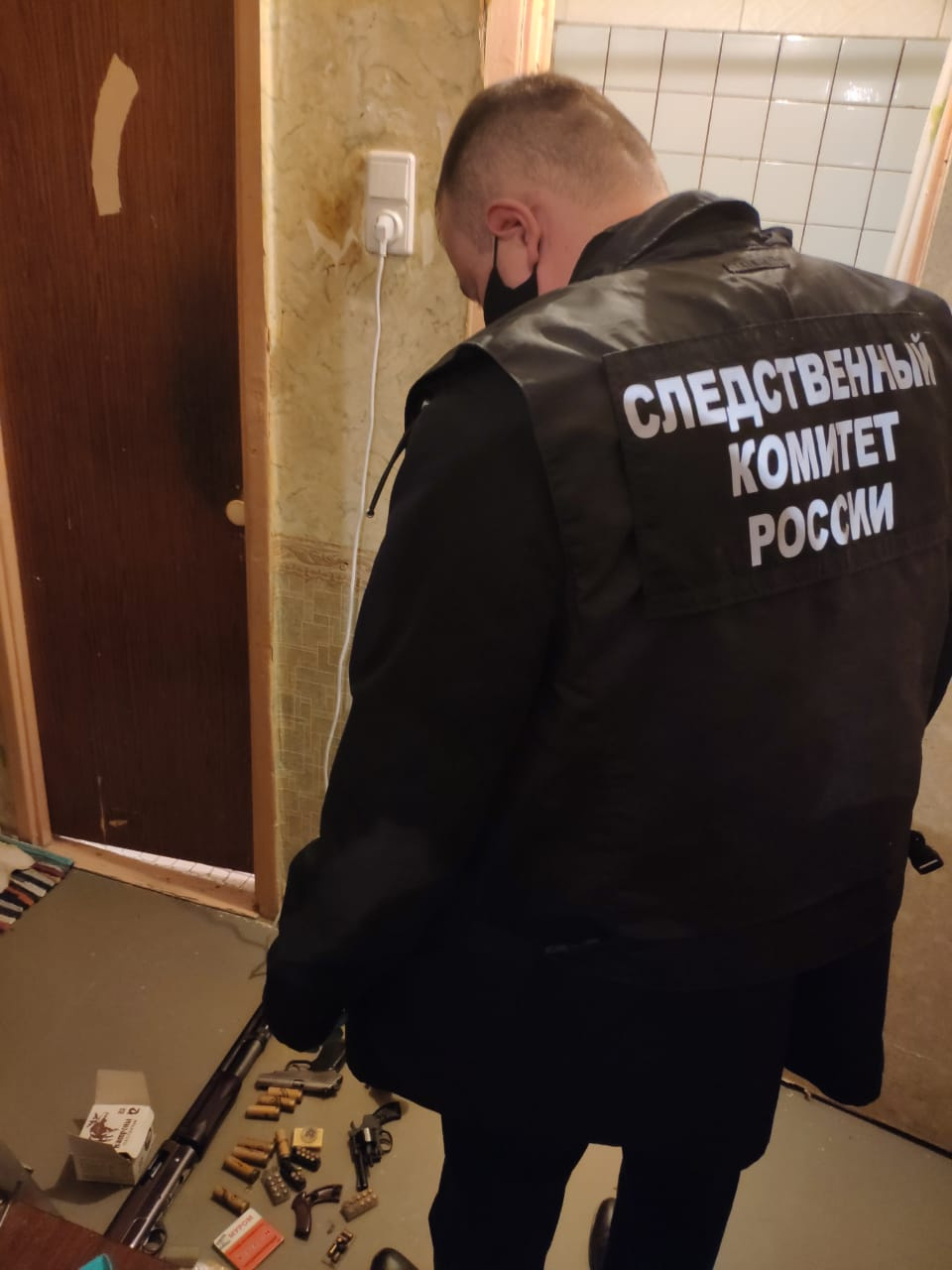 Следователи провели обыски в квартире Следователи провели обыски в квартире