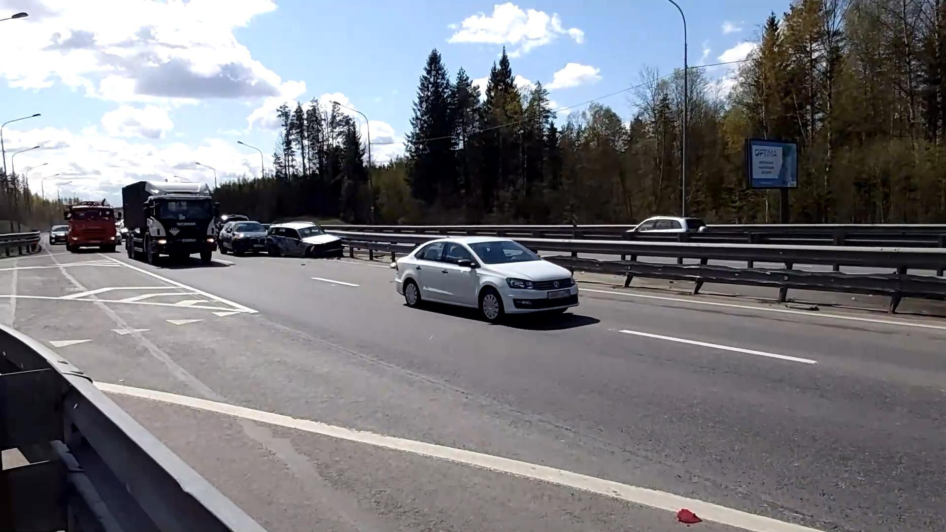 Скриншот видео из группы <a href="https://vk.com/wall-68471405_13206543" target="_blank" class="_">«ДТП и ЧП | Санкт-Петербург»</a>