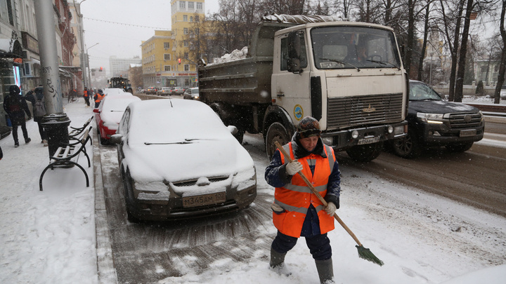 Министр ЖКХ Башкирии объяснил, почему в Уфе плохо убирают снег