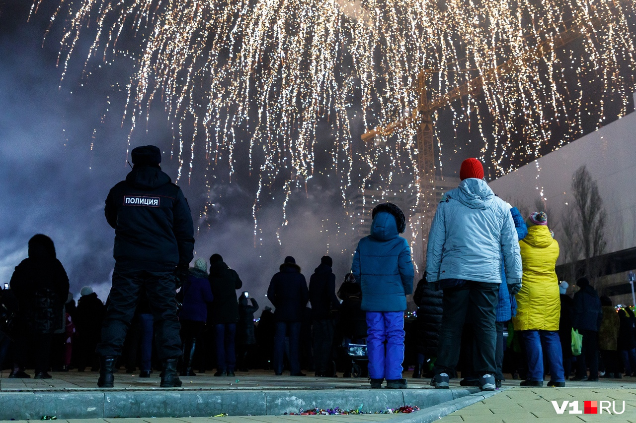 Каток на набережной и 12-метровая ель у собора: смотрим, как украсят  Волгоград к Новому, 2021, году - 2 декабря 2020 - V1.ру