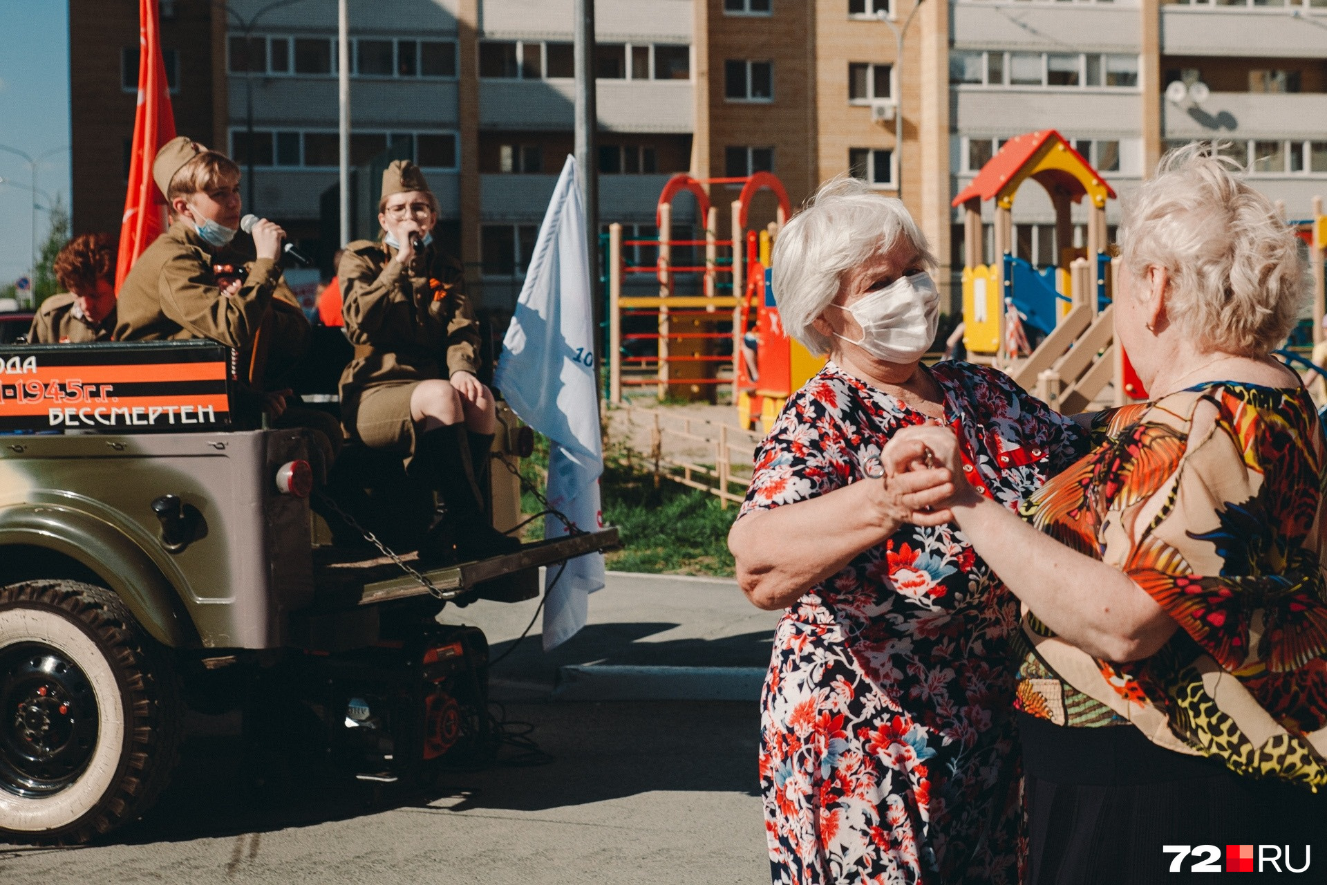 Тюменские дворы в мирное время выглядят так Тюменские дворы в мирное время выглядят так