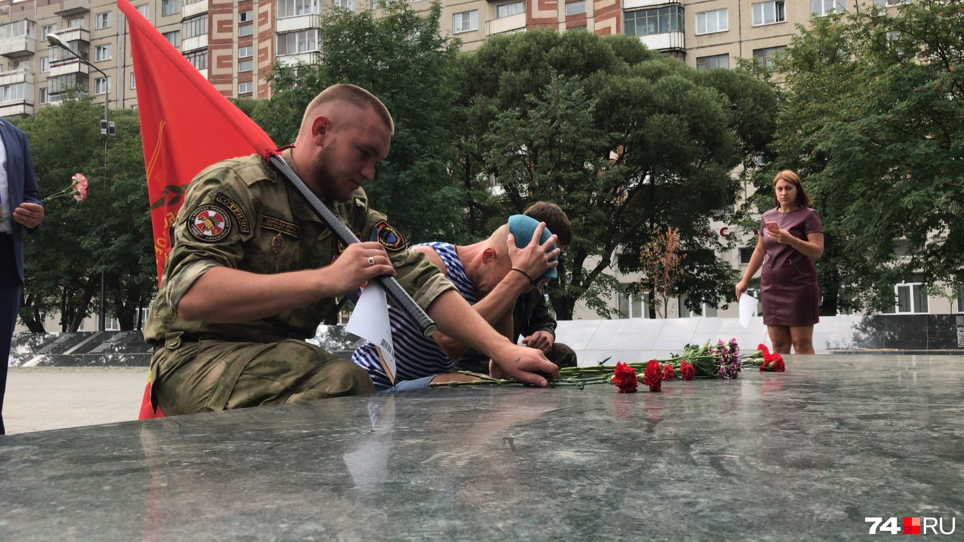Там у памятника воинам-интернационалистам вспомнили тех, кто погиб при исполнении Там у памятника воинам-интернационалистам вспомнили тех, кто погиб при исполнении
