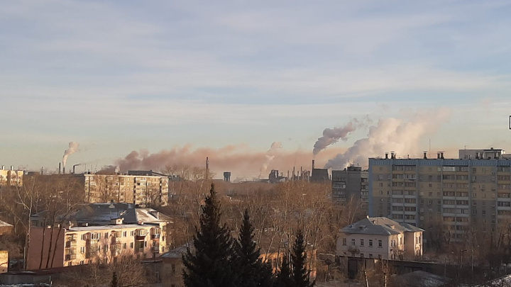 Густой смог над Челябинском провисит еще минимум день из-за безветренной погоды