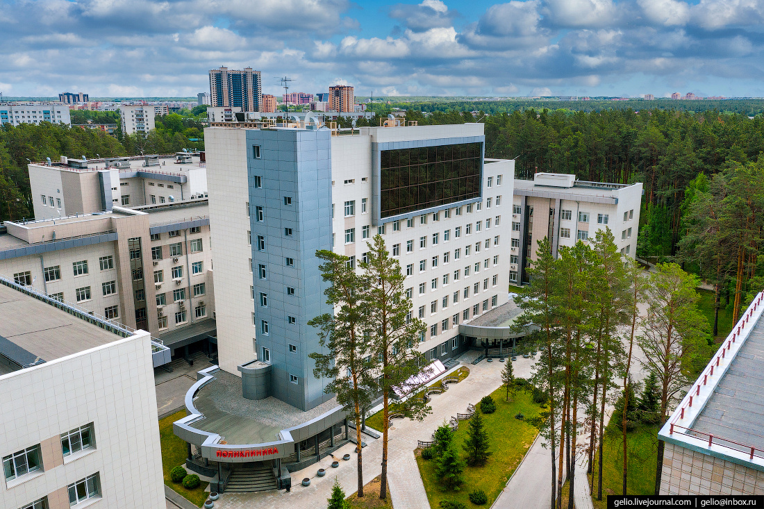 В Советском районе есть клиника имени <nobr class="_">Е. Н. Мешалкина</nobr>, где оказывают помощь пациентам с сердечно-сосудистыми заболеваниями