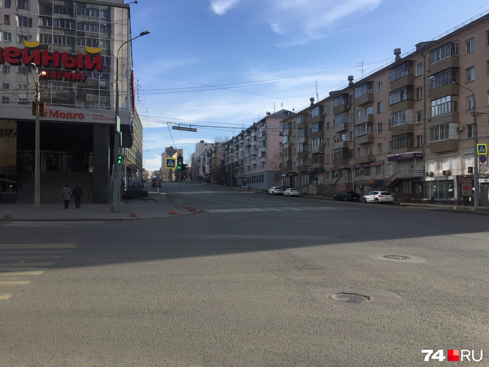 Узнаёте это место без людей? Узнаёте это место без людей?