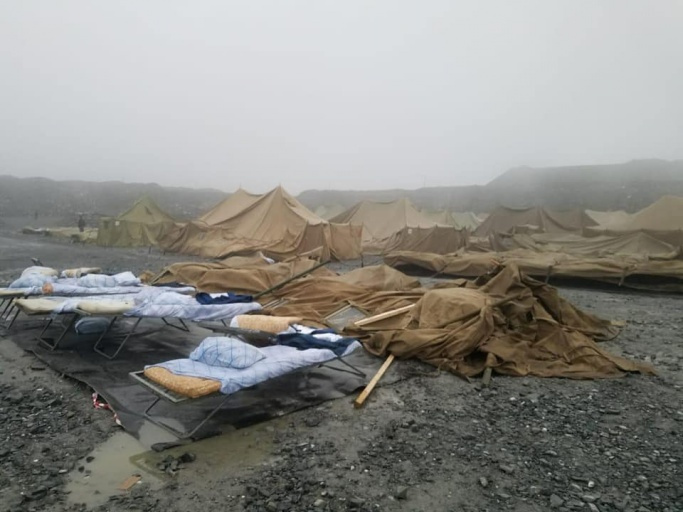 Палаточный лагерь для коронавирусных вахтовиков не выдержал первого ветра