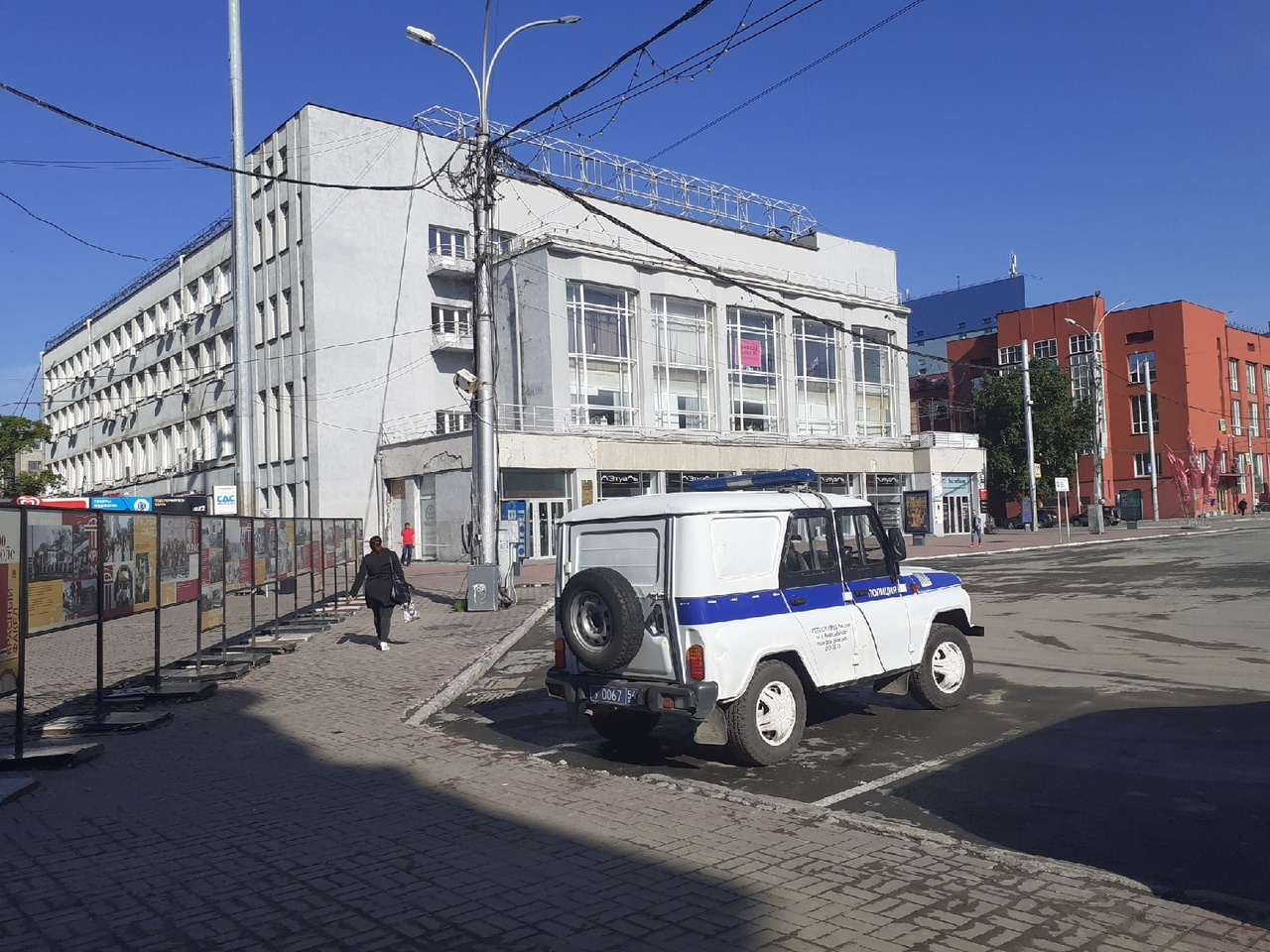 На Ленина уже традиционно дежурит одинокий наряд ППС На Ленина уже традиционно дежурит одинокий наряд ППС
