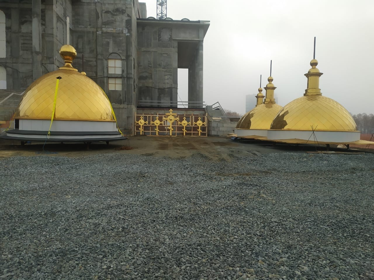 Пять куполов для главного храма области отлили в Трёхгорном